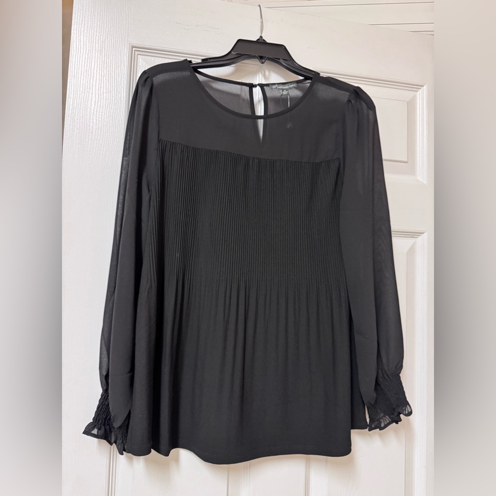 Elegant Black Women's Top -slimming - Adrianna Papell